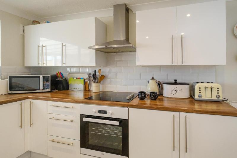 61 Fairfield Road - image 10