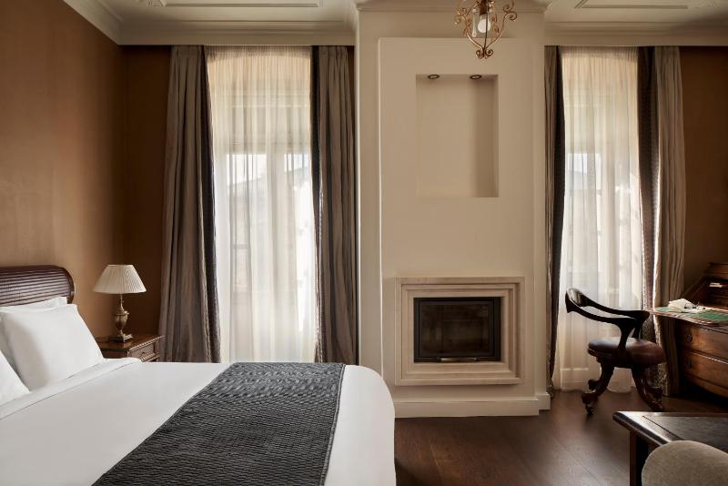 Superior Double Room image 3