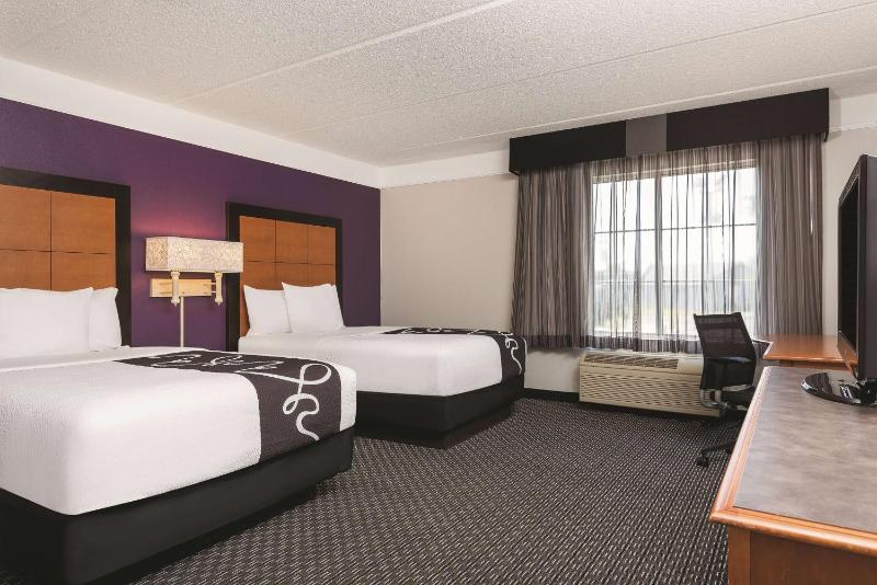 Double Room with Two Double Beds image 2