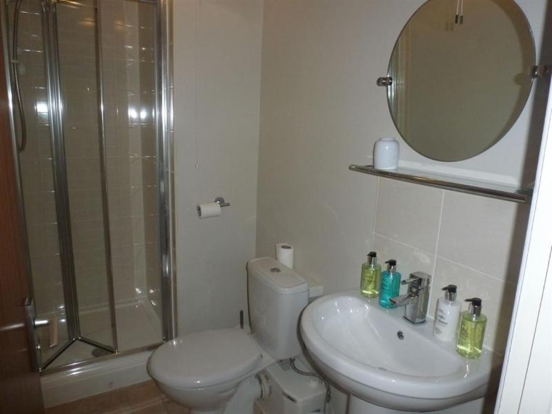 Triple Room with Shower image 4