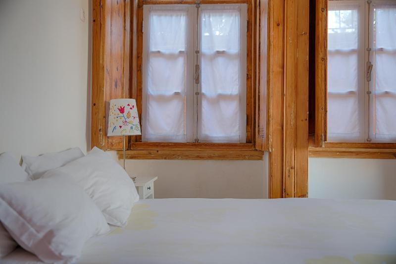Double Room with Shared Bathroom image 4