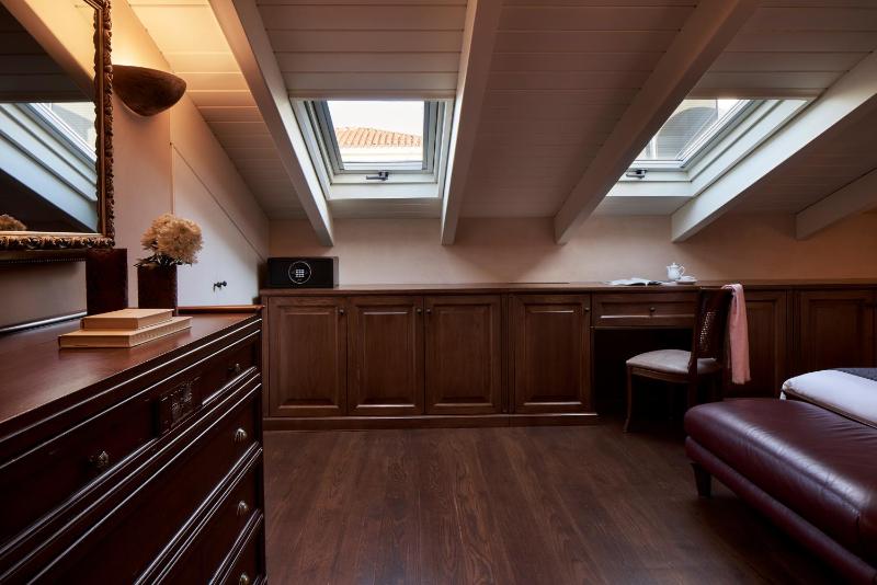Standard Single Room image 4