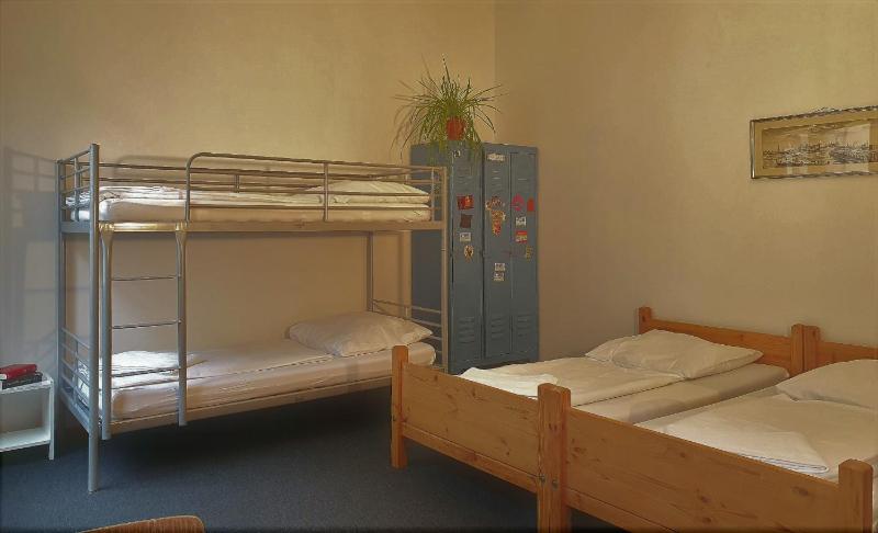 Bed in 4-Bed Mixed Dormitory Room image 2