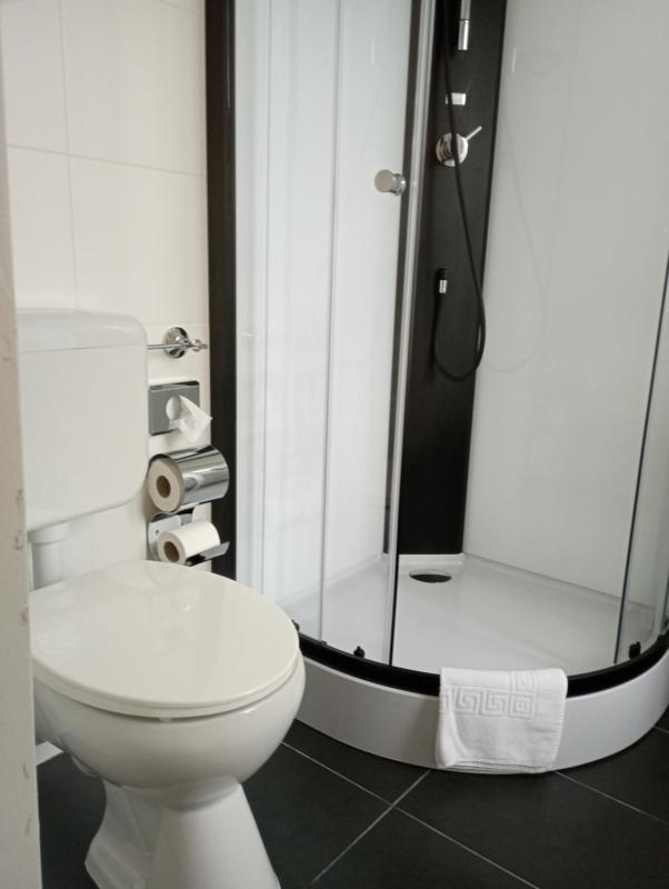 Single Room image 3