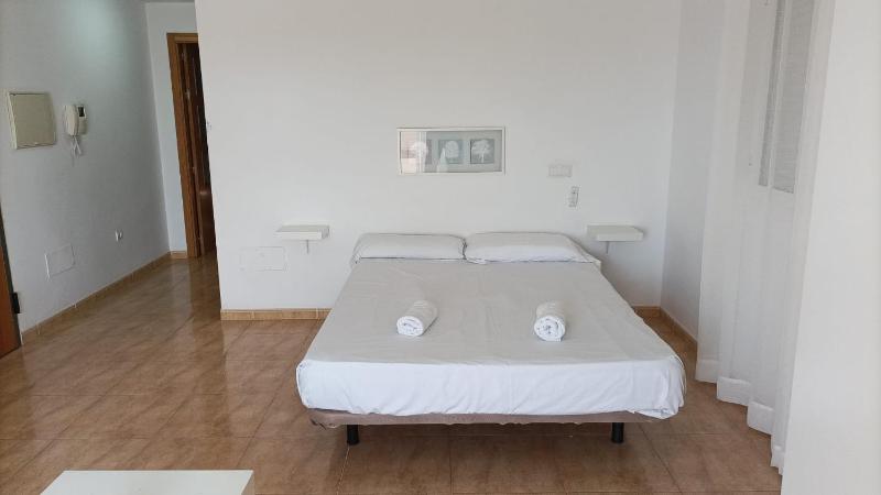 Studio with Terrace (3 Adults) image 2