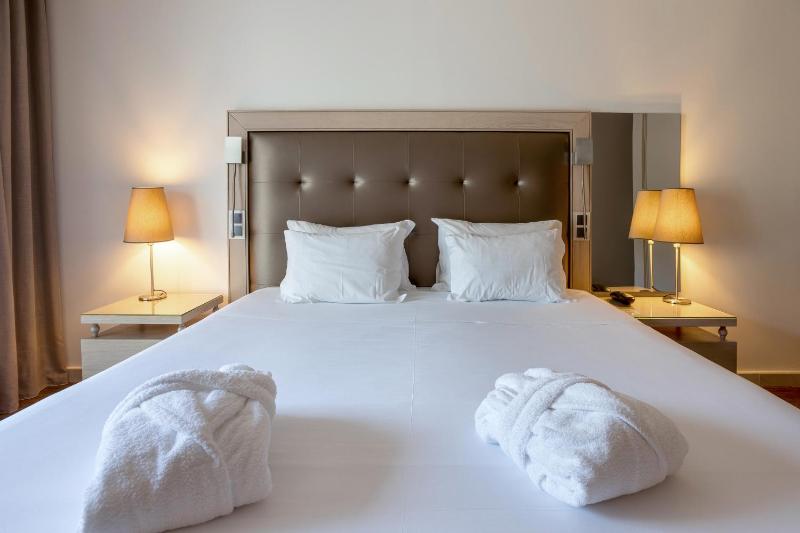 Double Room with Romantic Package  image 1