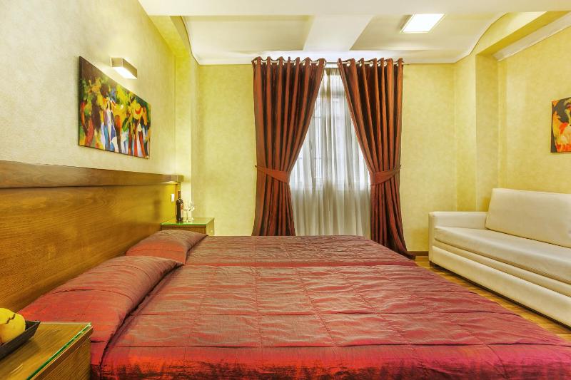 Triple Room image 2