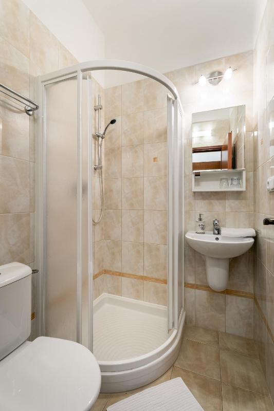 Double Room with Private Bathroom image 2