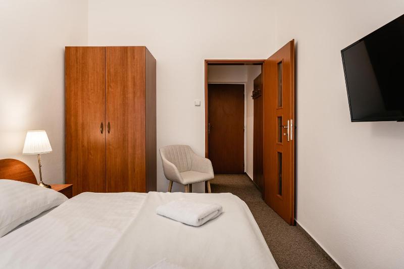 Double Room with Private Bathroom image 3