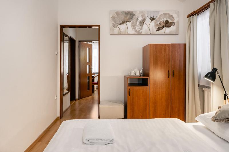 Double Room with Extra Bed image 4