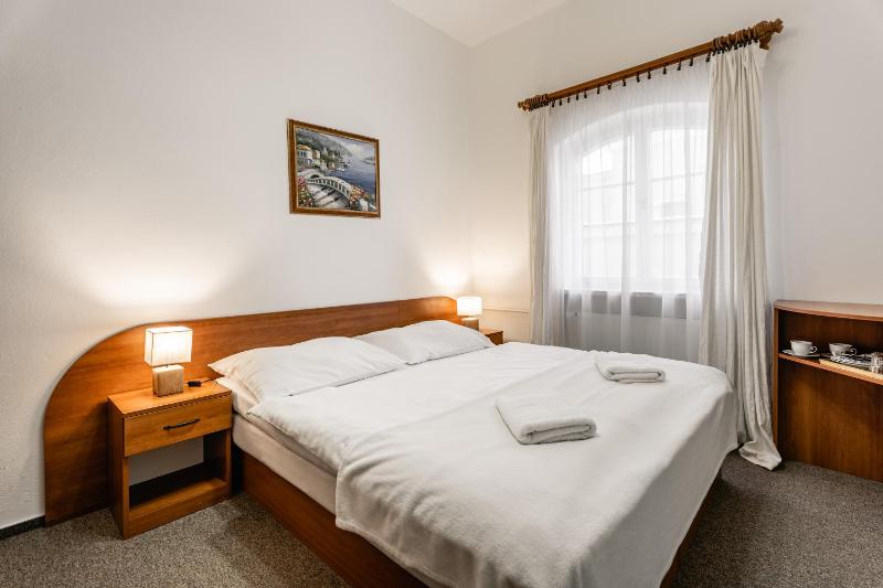 Double Room with Private Bathroom image 1