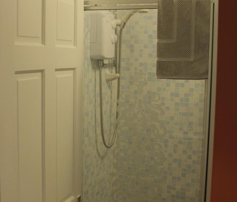 Large Twin Room image 3