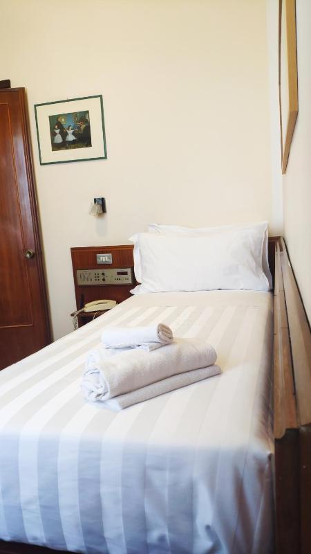 Single Room image 1