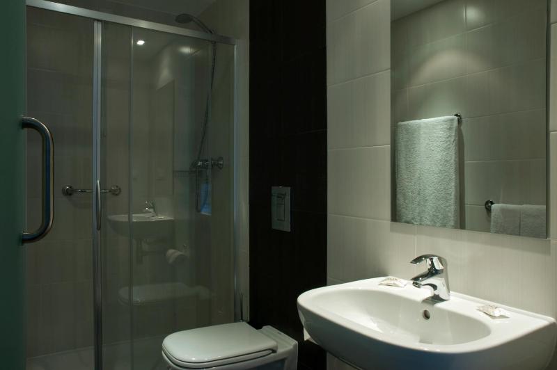 Double or Twin Room image 2