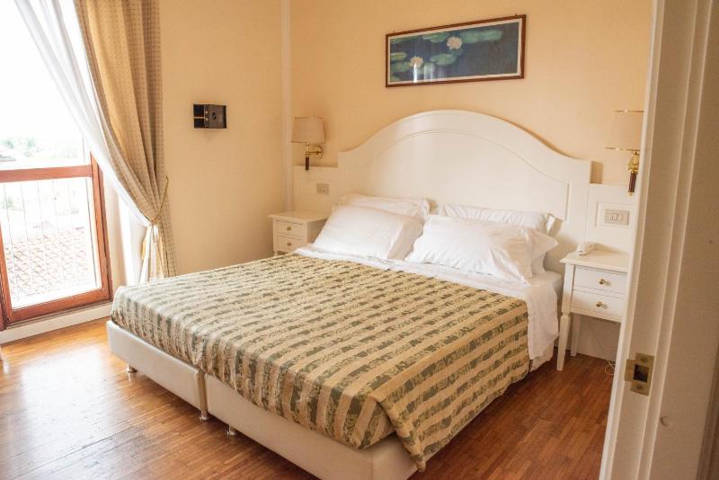 Double or Twin Room with View image 3