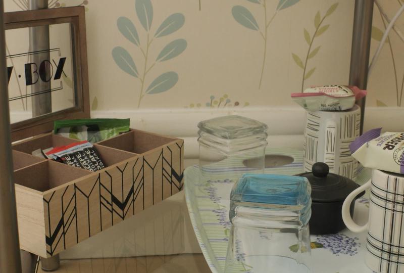 Standard Twin Room image 4