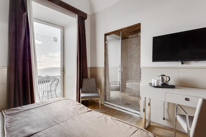 Superior Double or Twin Room image 1