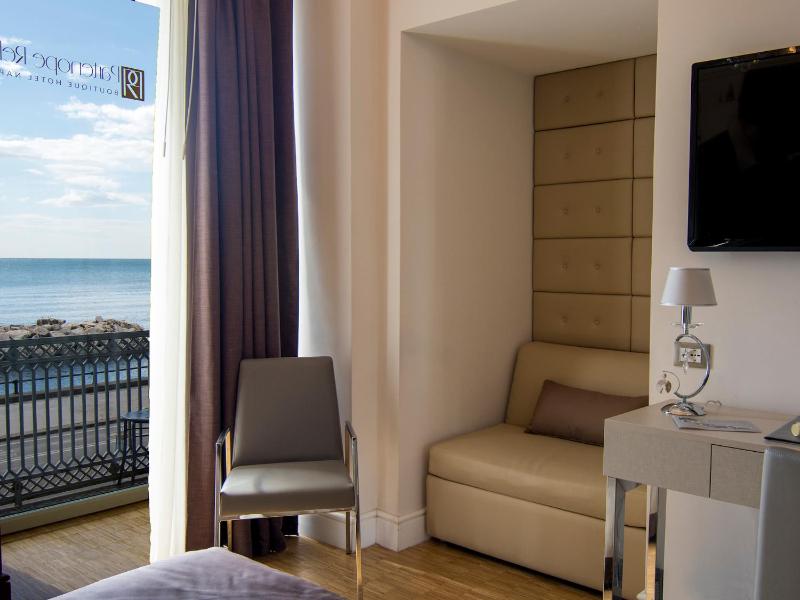 Deluxe Triple Room with Sea View image 1
