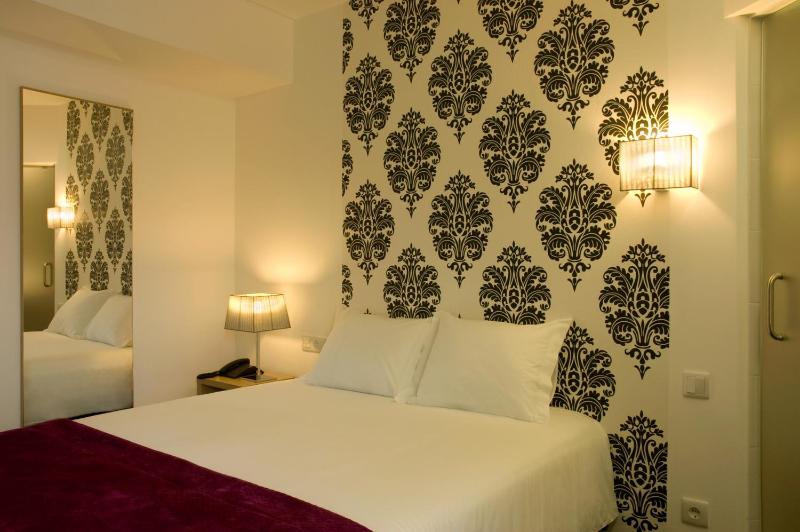 Double or Twin Room image 3