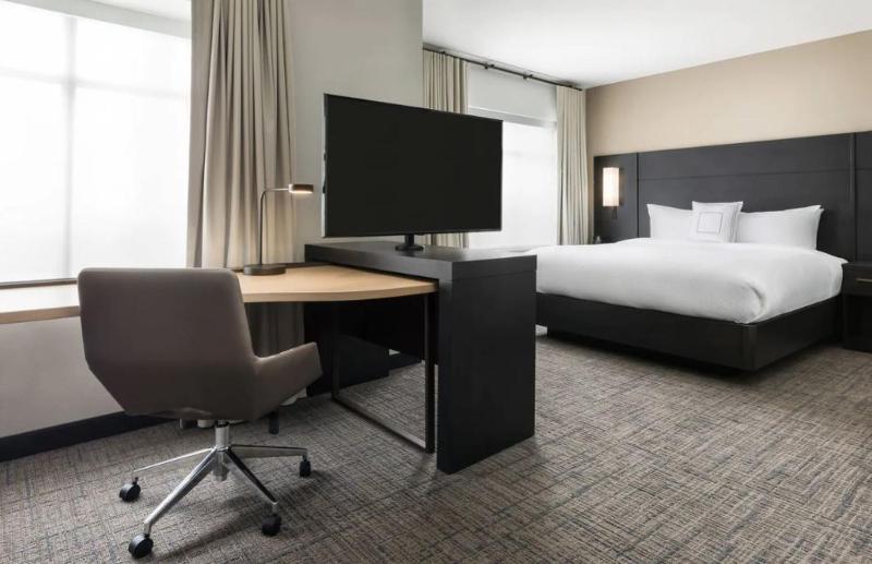 King Studio with Sofa Bed - Hearing Accessible image 1