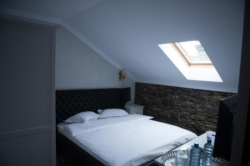 Double Room - Attic image 4