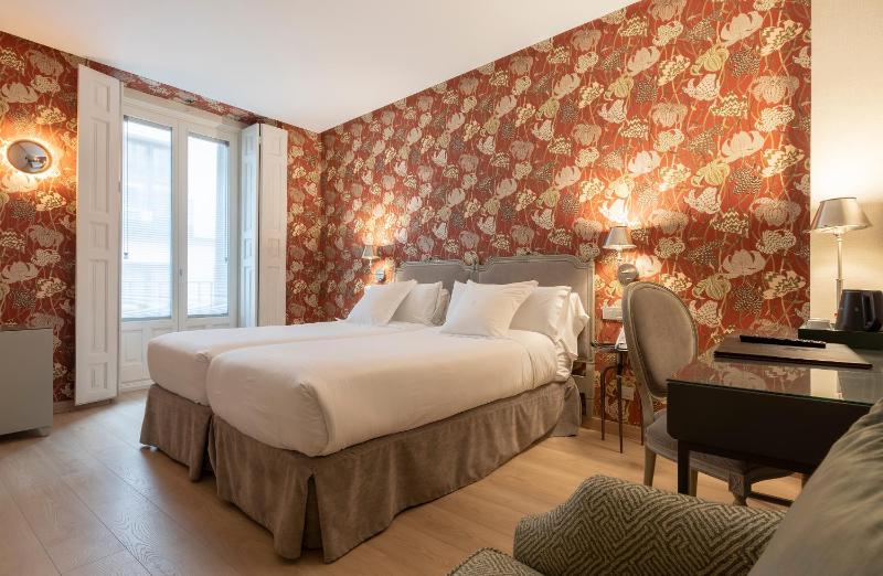 Double or Twin Room image 3