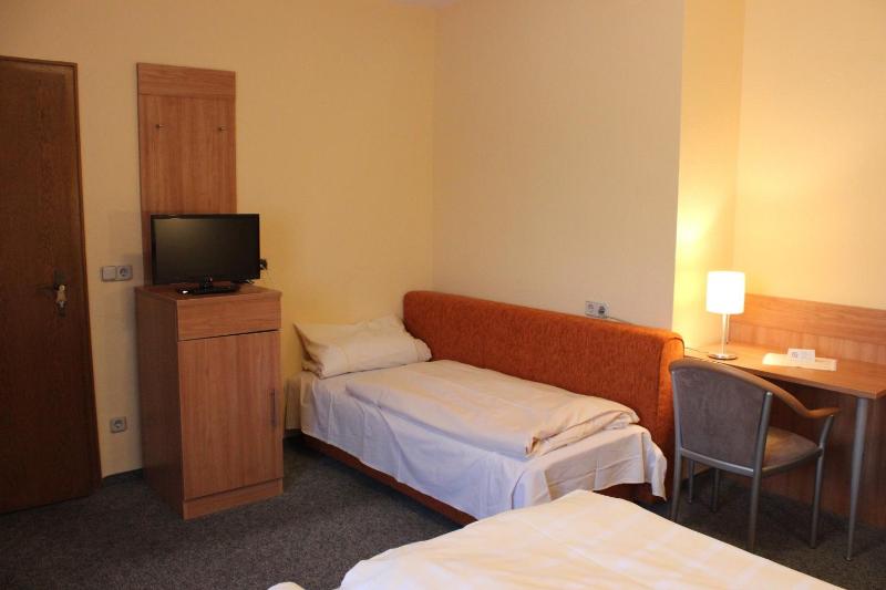Standard Single Room image 2