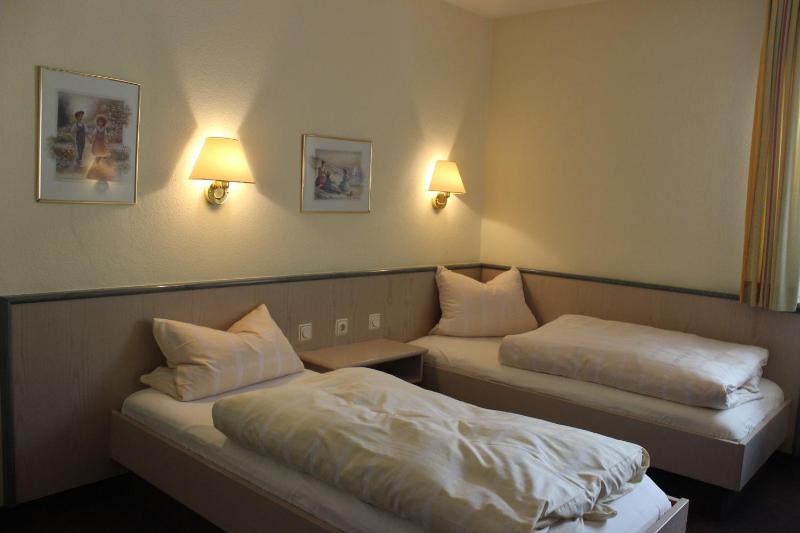Standard Single Room image 4