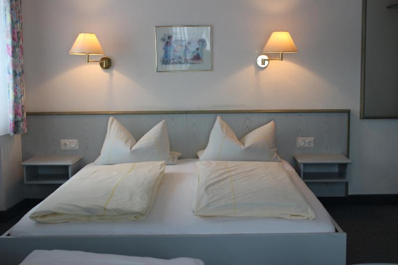 Classic Quadruple Room image 3