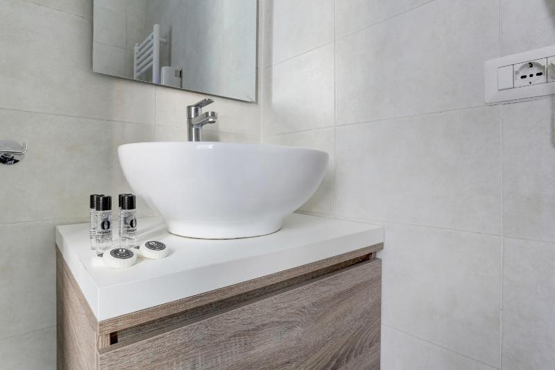 Double Room with Private Bathroom image 3