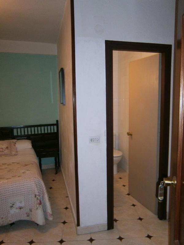 Single Room image 1