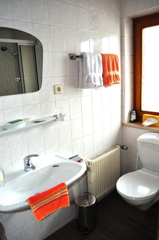 Double Room with Balcony image 4