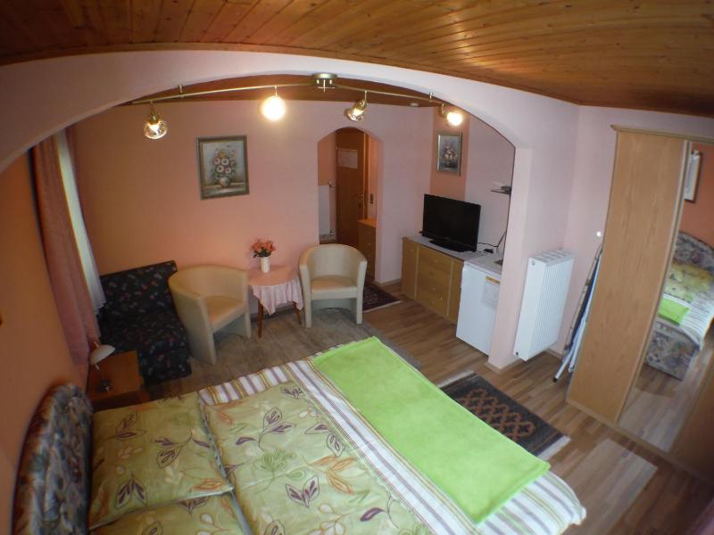 Double Room with Balcony image 3