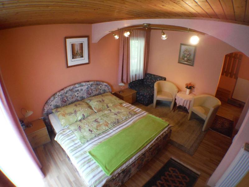 Double Room with Balcony image 2