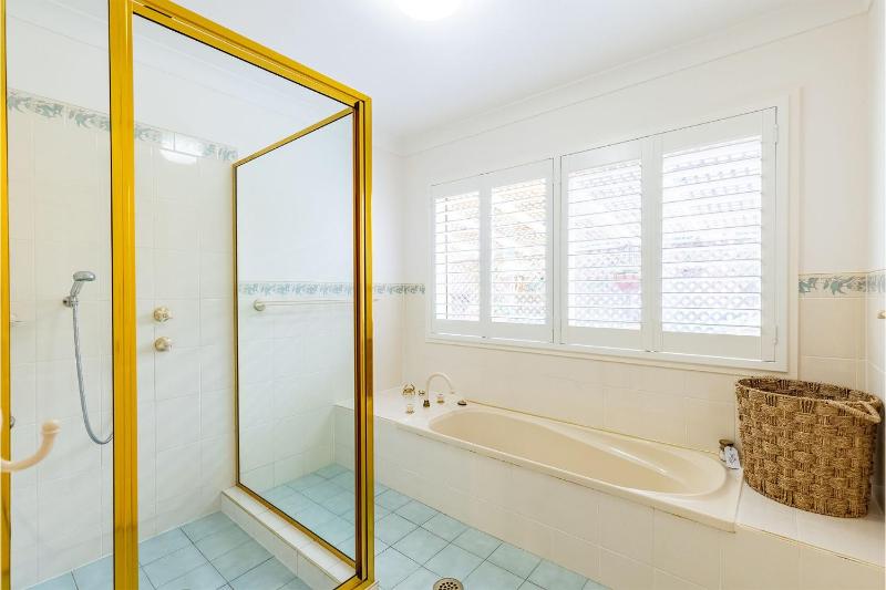 Anchored at Fingal Bay 80 Marine Drive - image 5