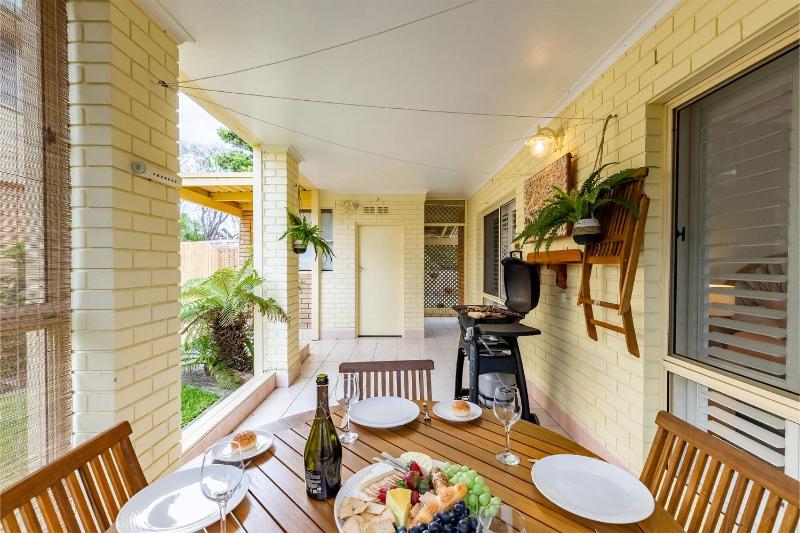 Anchored at Fingal Bay 80 Marine Drive - image 2