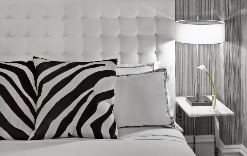 Deluxe Room image 2