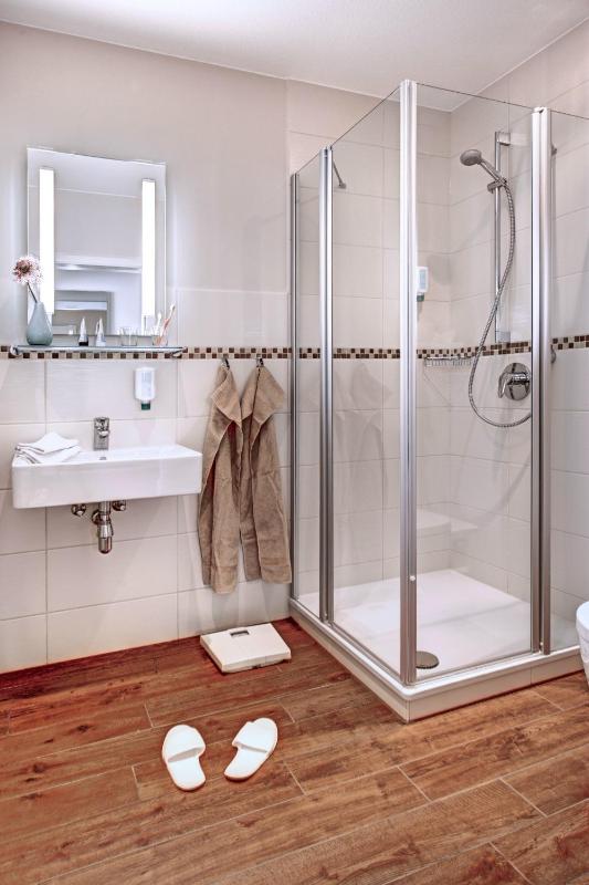 Standard Double Room image 2