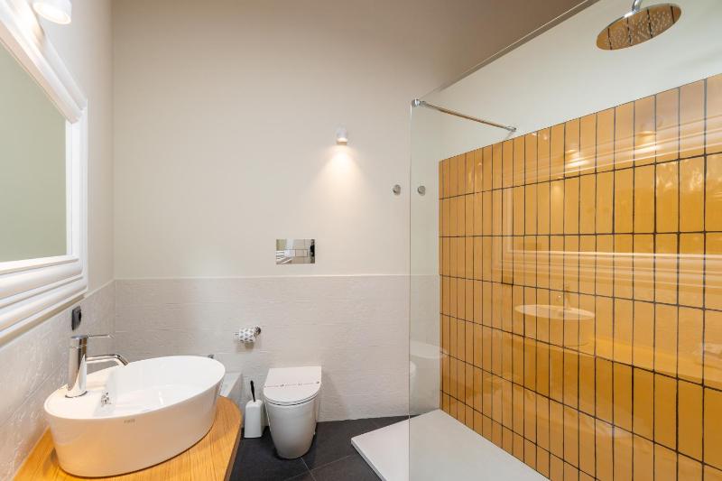 Double Room image 4