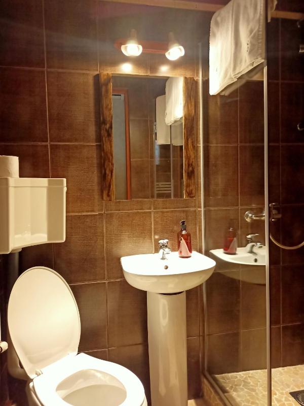 Avalon Rooms - image 38