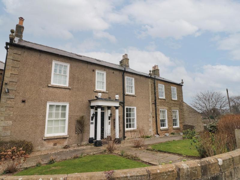 Apartment 1 Sneaton Hall - image 6