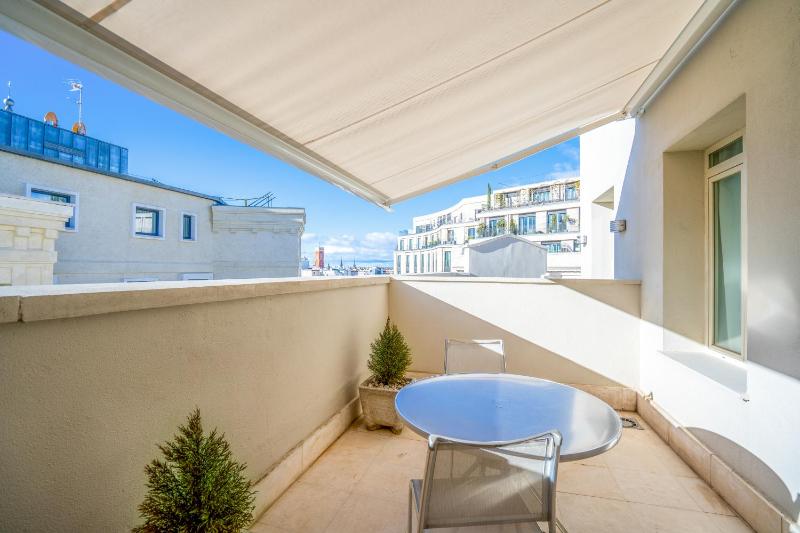 Superior Twin Room image 2