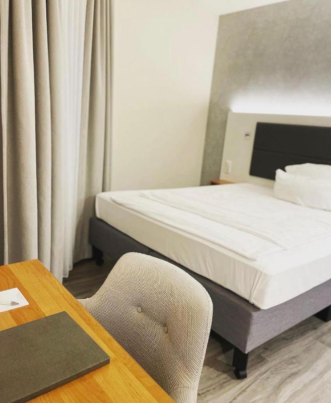 Superior King Room image 2