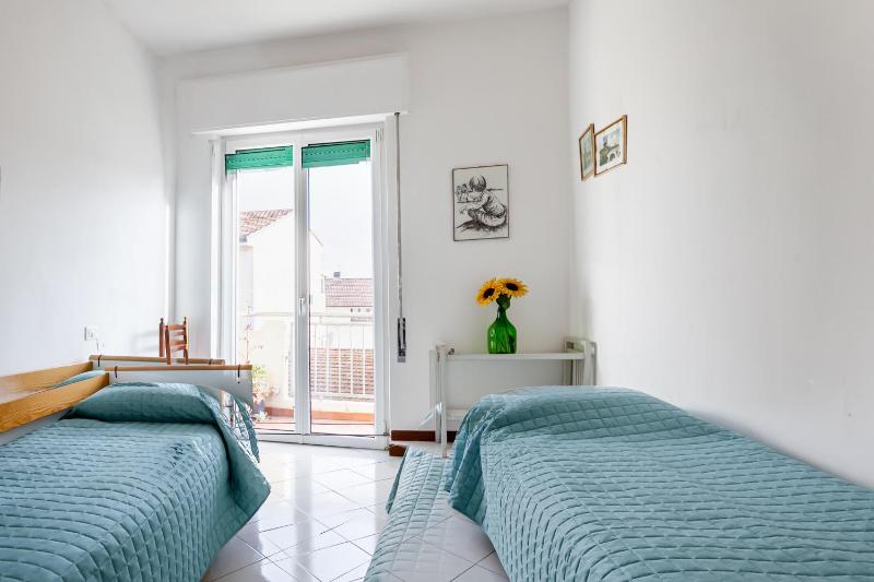 GuestHost - Viareggio Roomy Apartment with Balconies - image 6