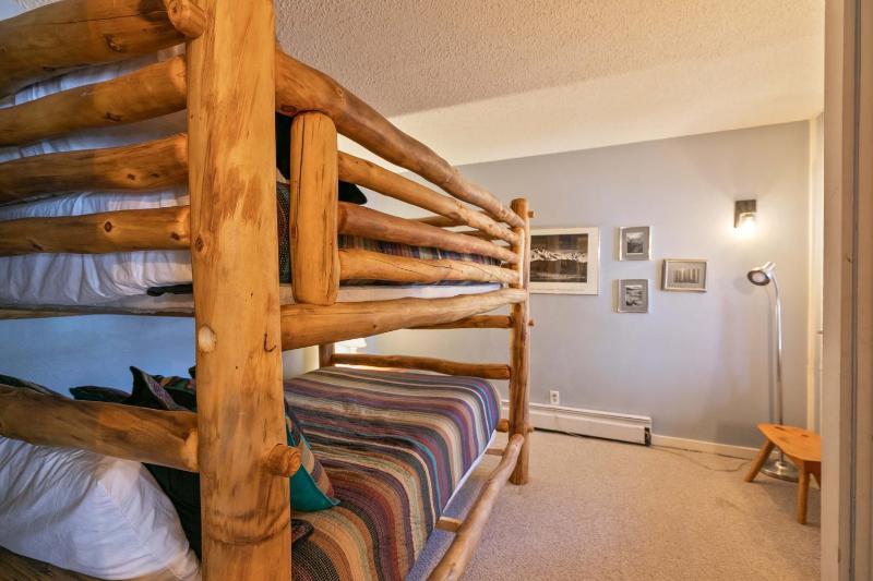 Peak 8 Village Retreat Condo: Great Year-Round Location - image 6