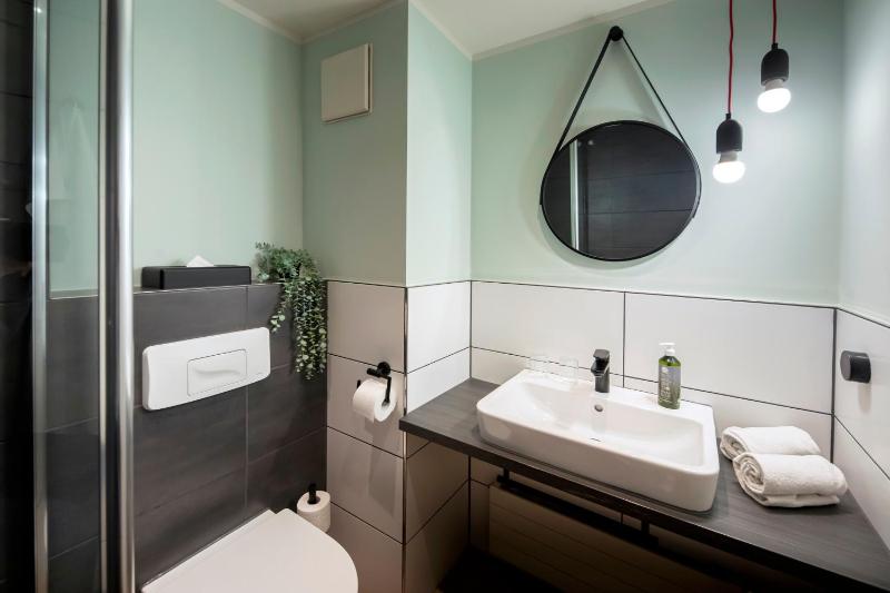 Business Single Room image 2