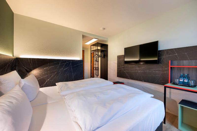 Superior Double Room Twin image 3
