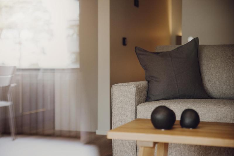 Superior King Room image 3