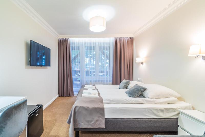 Double Room with Balcony (2 Adults + 1 Child) image 4