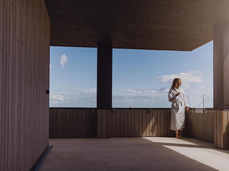 Suite with Sea View image 4